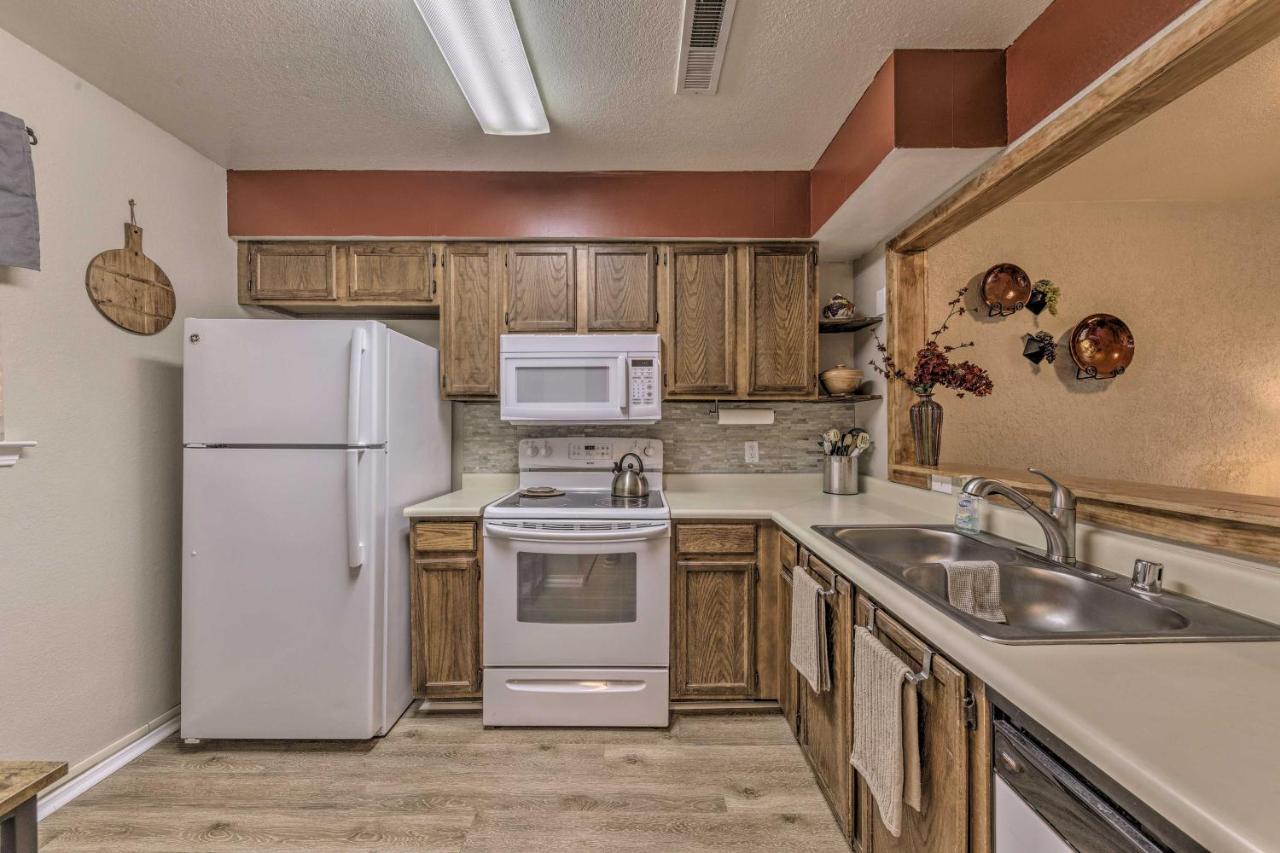 Forested Ruidoso Condo With Deck And Fireplace! Bagian luar foto